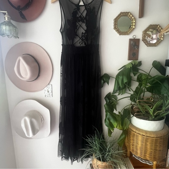 By Anthropologie Embroidered Mesh Maxi Dress black Women’s SIZE MEDIUM lace dark - Picture 13 of 14